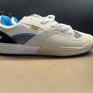 New without Box Men’s VANS Fat Tongue Gray Suede White Leather Blue Sneaker M13